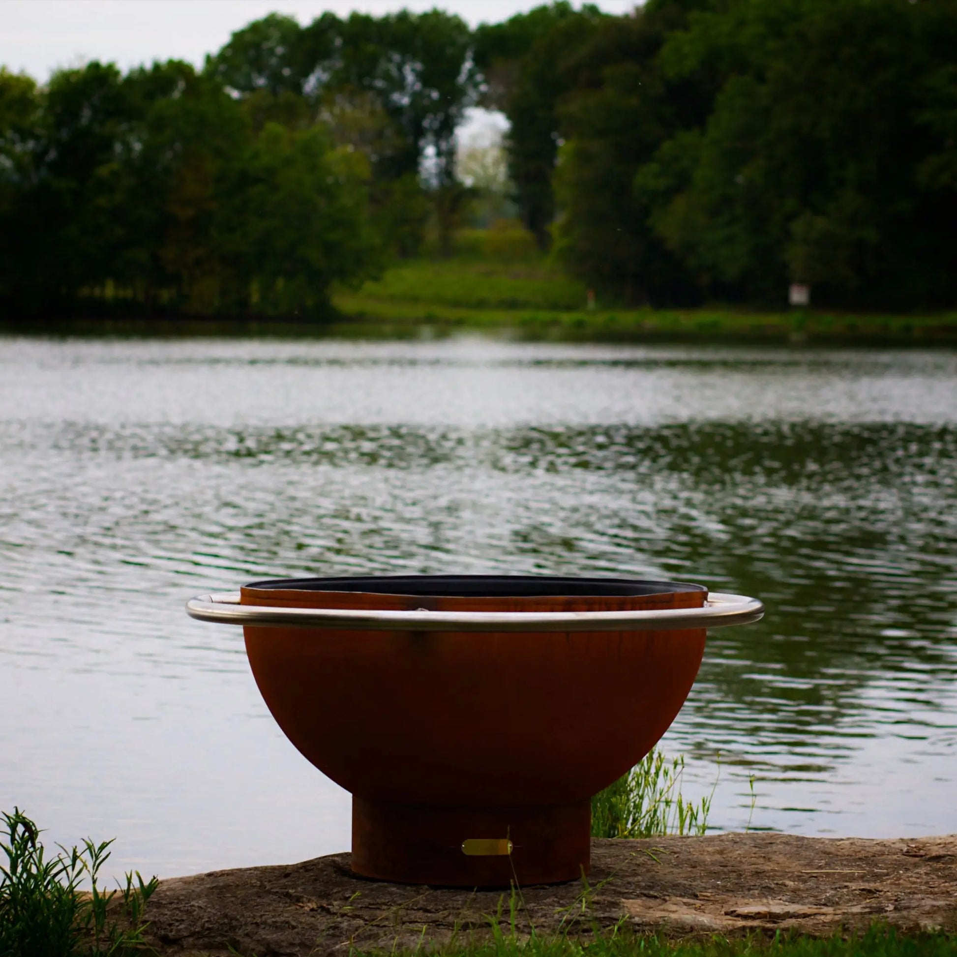 Fire Pit Art Bella Luna Steel Fire Pit – Moon Design Outdoor Fire Pit – Lifestyle View